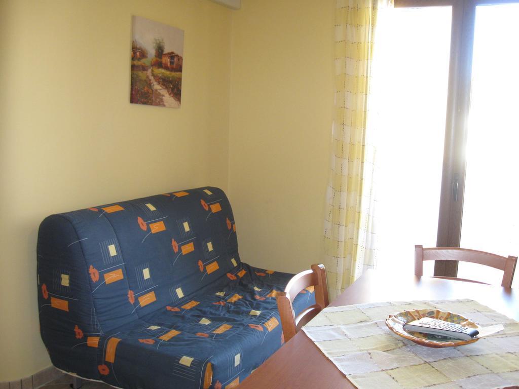 Rosy'S Apartments Trappeto  Chambre photo